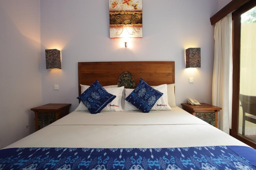 Hotel Reddoorz @ Pantai Cemara Sanur Esterno foto