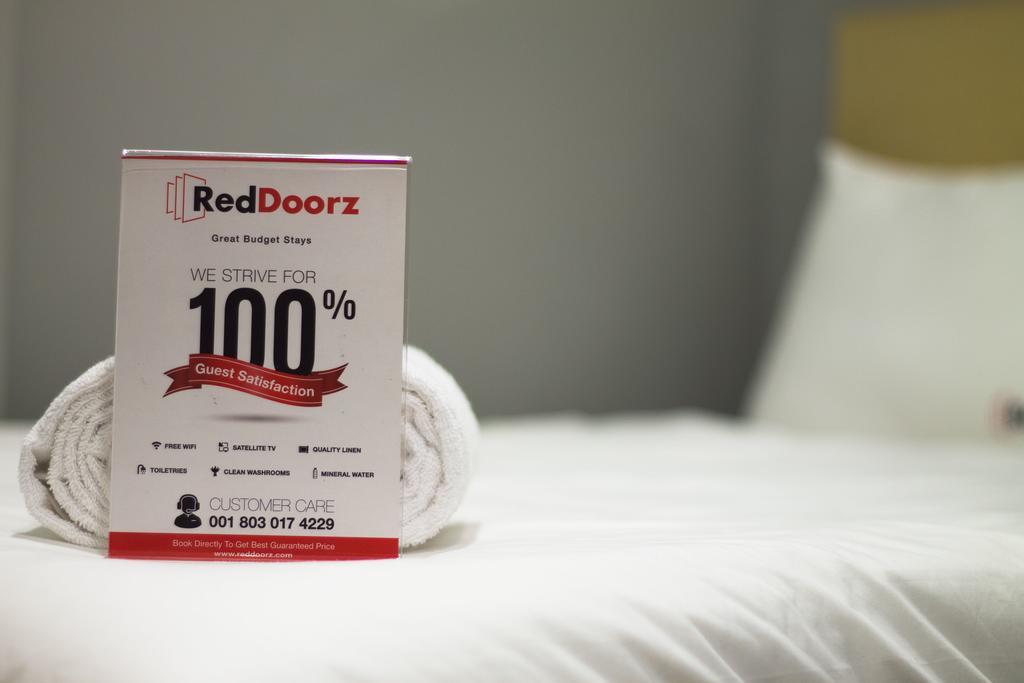 Hotel Reddoorz @ Pantai Cemara Sanur Esterno foto